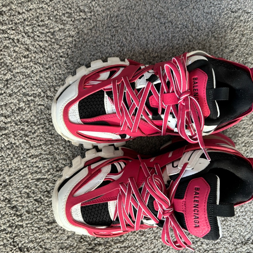 Authentic used Balenciaga sneakers sizes 8 and 9 in women great condition